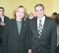 Carlos solis y amira