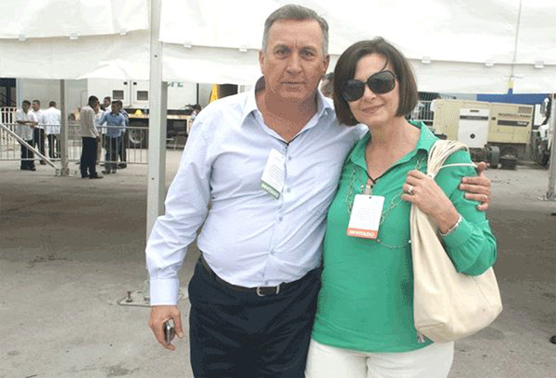 Oscar luber y esposa 2